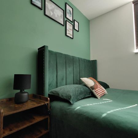 City Centered 2 Bed Serviced Apartment- Sherpa Homes Swindon Exteriér fotografie