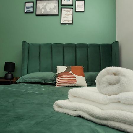 City Centered 2 Bed Serviced Apartment- Sherpa Homes Swindon Exteriér fotografie
