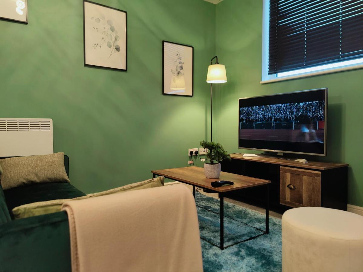 City Centered 2 Bed Serviced Apartment- Sherpa Homes Swindon Exteriér fotografie
