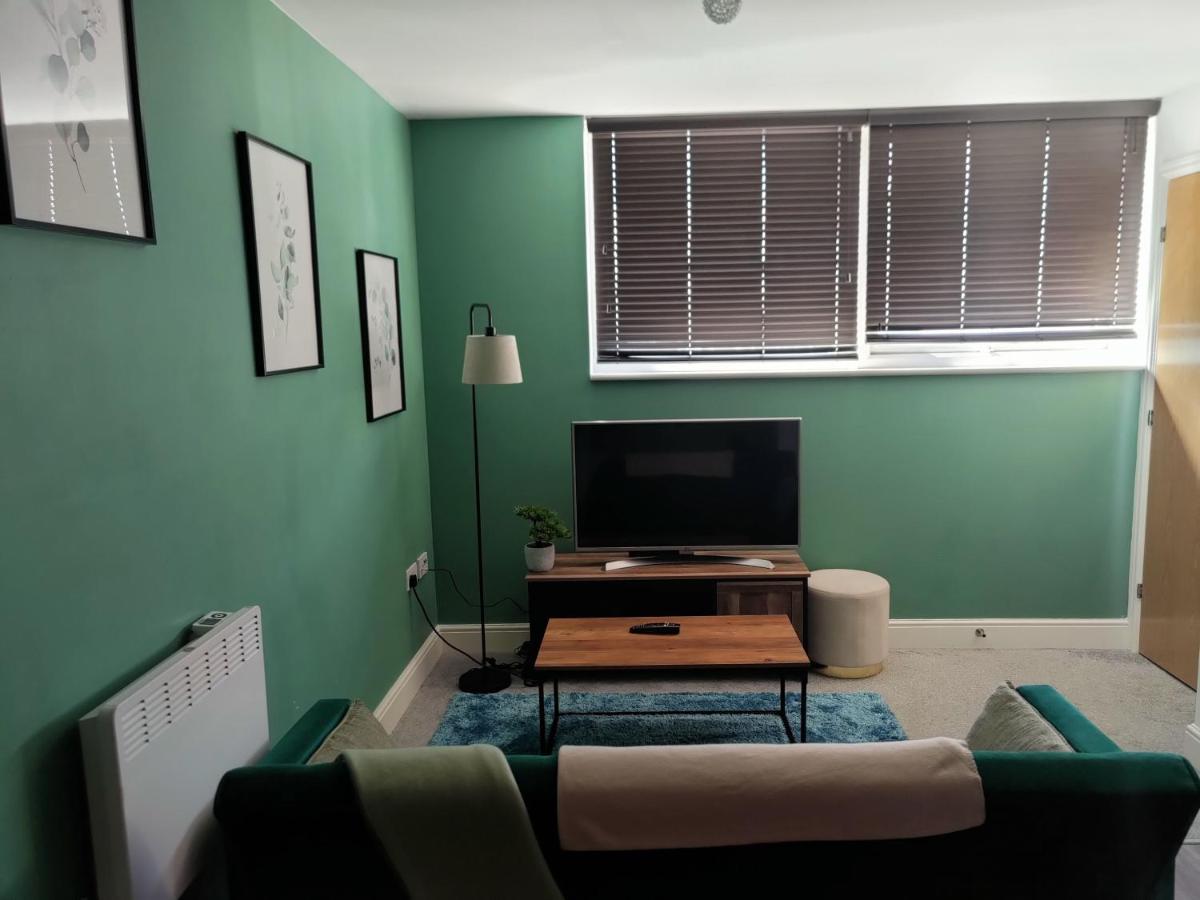 City Centered 2 Bed Serviced Apartment- Sherpa Homes Swindon Exteriér fotografie