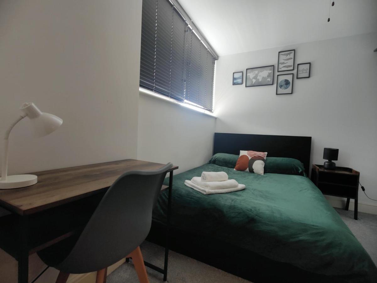 City Centered 2 Bed Serviced Apartment- Sherpa Homes Swindon Exteriér fotografie